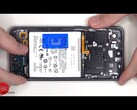 The Samsung Galaxy S24 FE proves to be easy to repair in the teardown. (Image source: YouTube / PBKreviews)