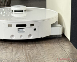 The wiping roller can be extended sideways