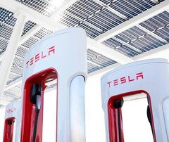 Tesla Superchargers (Image source: Tesla)