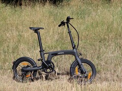 Carbon Fold 2 review: Compact, agile and easy to carry