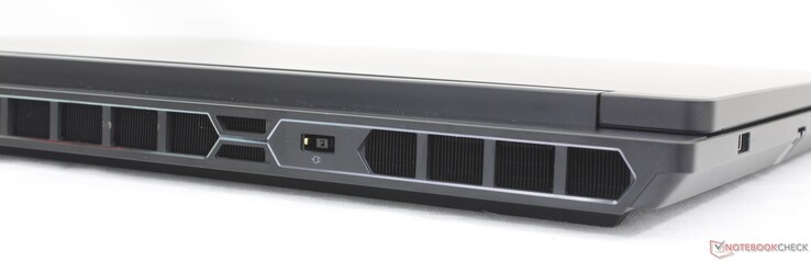 Rear: HDMI 2.1, AC adapter