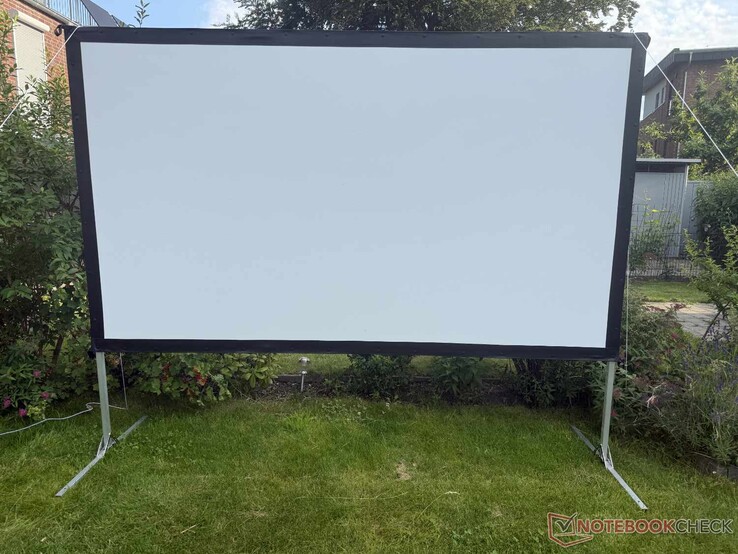 Valerion Portable White Outdoor Screen, Fully Assembled