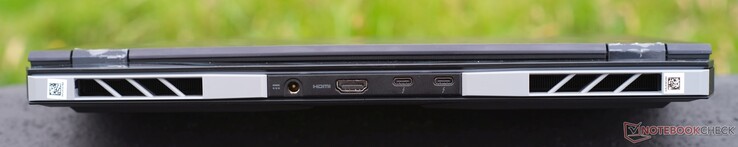 Rear: Charging connector, HDMI 2.1, 2x Thunderbolt 4