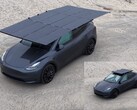 Dartsolar prototypes 2,000-watt, folding solar charging roof rack for EVs. (Image source: Dartsolar)