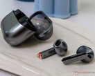 The Galaxy Buds 3 Pro are compatible with non-Samsung smartphones, too. (Image source: Notebookcheck)
