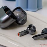 The Galaxy Buds 3 Pro are compatible with non-Samsung smartphones, too. (Image source: Notebookcheck)