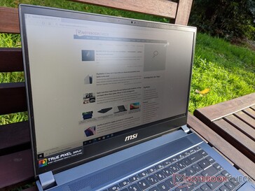 MSI Creator 15 - outdoor use