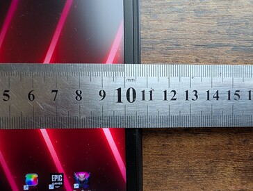 Narrow side bezels