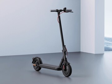 The older Xiaomi Electric Scooter 4 Lite. (Image source: Xiaomi)