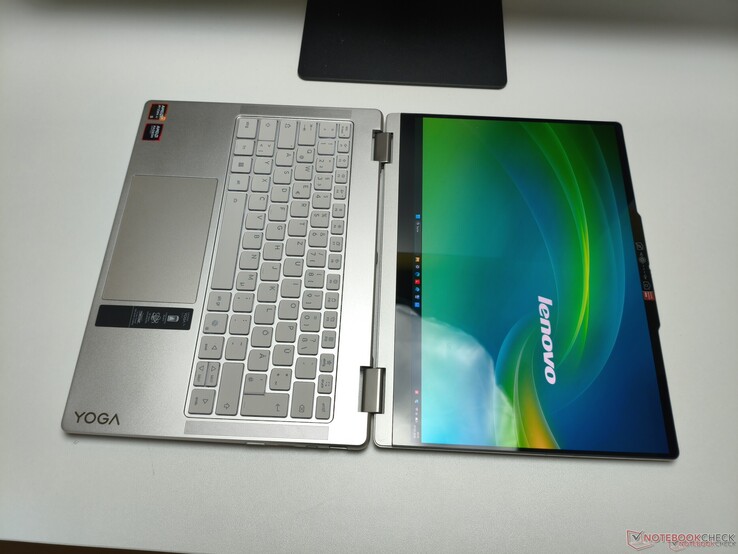 The 180° hinge allows the laptop to be used in various physical setups.