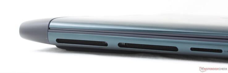 Left: SD card reader, 3.5 mm headset
