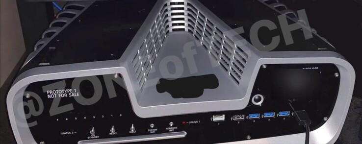 Alleged PS5 devkit. (Image source: ZONEofTECH)