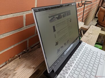 Alienware m15 R4 in outdoor use