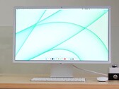 The 24-inch iMac looks more modern without its considerable chin. (Image source: Bilibili)