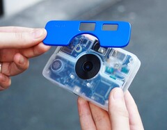 The color of the Await Camera can be customized with magnetic covers. (Image source: Rolling Square)