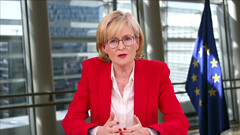 The European Finance Commissioner is urging members to agree on crypto regulations 'this autumn' (image: ECB)