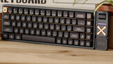 Iqunix Magi65 Pro low-profile wireless mechanical keyboard. (Image source: Julian van der Merwe / Notebookcheck)