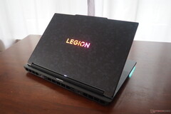 Extravagant, not only in terms of hardware: Lenovo Legion 9 18. (Image source: Notebookcheck)