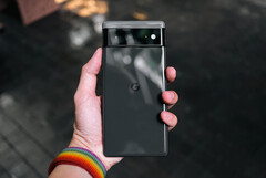 The Pixel 6 is almost as cheap as the Pixel 6a until July 17. (Image source: Thai Nguyen)