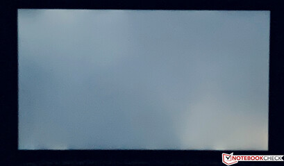 Slight screen bleeding at the edges