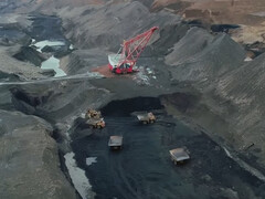 Iron mining is associated with gigantic efforts. (Source: MPG/Youtube)