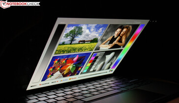 Viewing angles of the Vivobook 13 Slate's OLED display