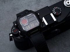 The Casio M-Edition comes in a design similar to Leica M cameras (Image source: PPP Cameras)