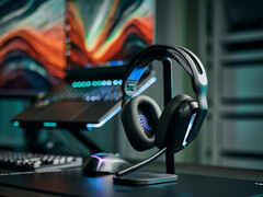 Logitech G522 wireless gaming headset in black