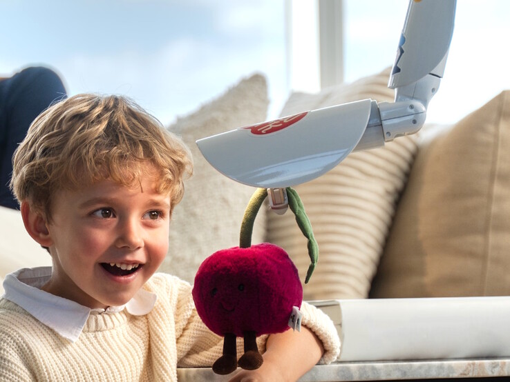 The Syncere Lume robotic floor lamp can retrieve items for its users.