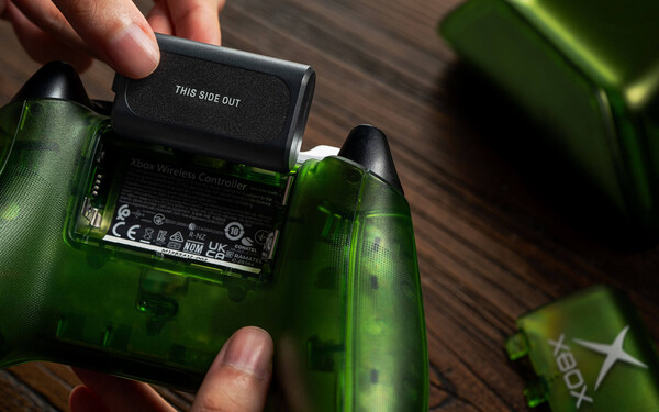 The charging dock comes with a wireless rechargeable battery for the Xbox controller.