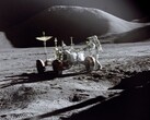An image showing an astronaut with a rover on the Moon. (Image source: NASA-Imagery - Pixabay)