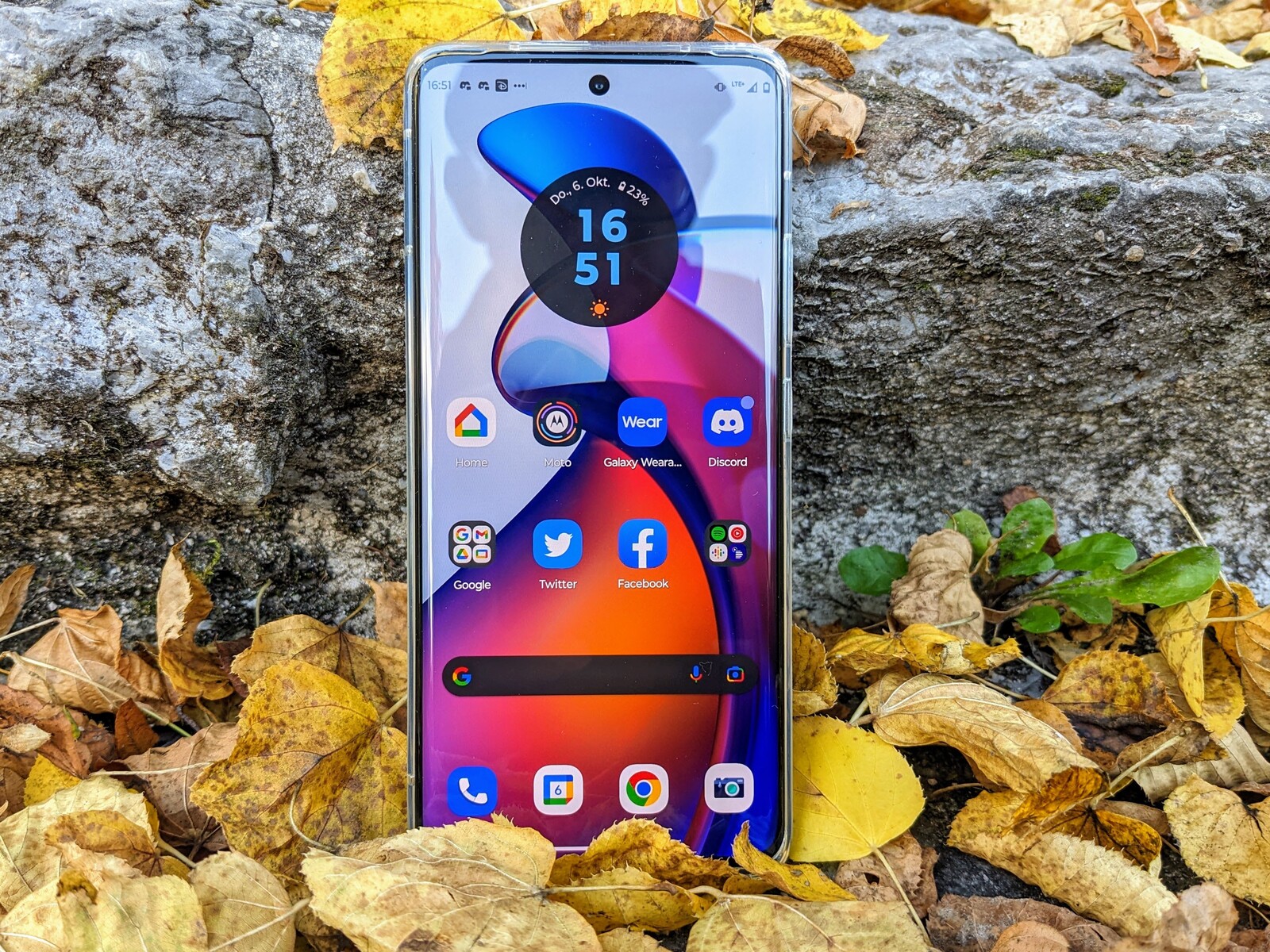 The New Motorola Edge 30 Pro Lets You Take Selfies And Video Like A Pro