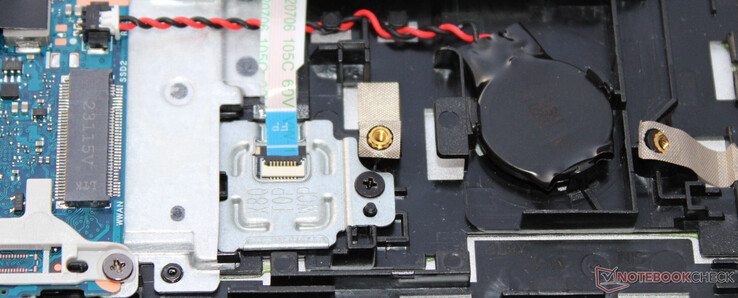 The second M.2 slot can accommodate an SSD or a WWAN modem. Our test device's missing WWAN support rules the latter out.