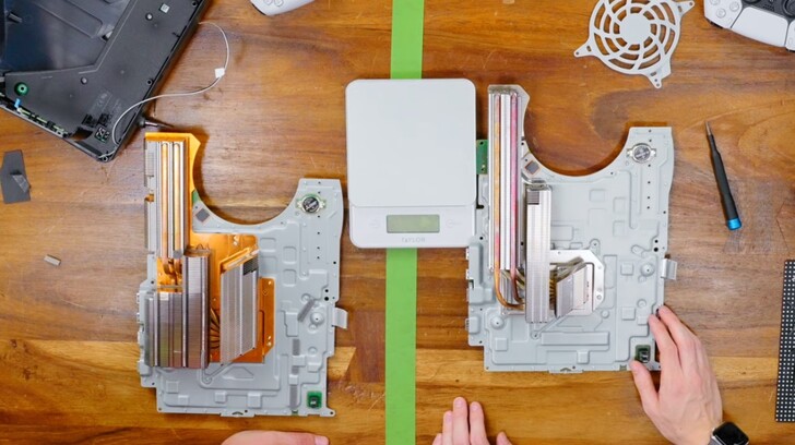 PS5 heatsinks comparison. (Image source: Austin Evans)