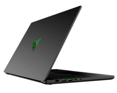 18-inch laptops making a comeback? (Image Source: Razer)