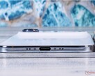 The Apple iPhone Air may be thin, but it is still unpopular. (Image source: Notebookcheck)