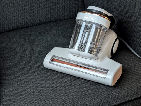 JIGOO J300 dust mite vacuum with dust mite sensor in practical test: Beating roller, UV light and heating function tackle dust mites
