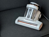 JIGOO J300 dust mite vacuum with dust mite sensor in practical test: Beating roller, UV light and heating function tackle dust mites