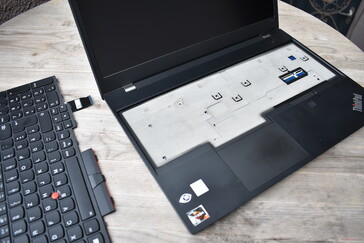 ThinkPad P15v Gen 3: Replaceable keyboard