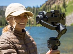 The new Fluid Pro AI gimbal works with GoPro action cameras, smartphones, and point-and-shoot cameras weighing up to 400 grams. (Image source: GoPro)