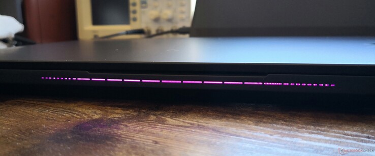 Customizable RGB LED along the front edge Customizable RGB LED along the front edge