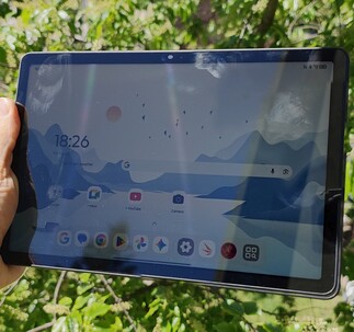Lenovo ThinkTab X11 outdoor review