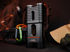 The Lumitwin DL700 has two 21700-form 6,000mAh Li-ion batteries. (Image source: Kickstarter)