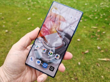 Nubia Z70 Ultra outdoors