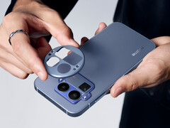 The Realme GT 8 Pro in its Urban Blue finish with its camera plate removed. (Image source: Realme)