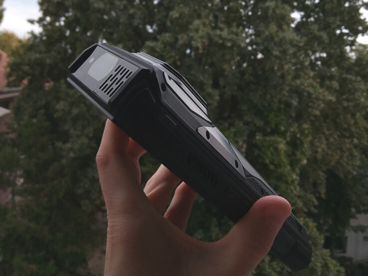 The upper portion of the casing is thicker than the rest as it houses the projector, cameras and a miniscule fan (Image source: Sergey Tarasov - Notebookcheck)