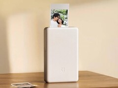 Mijia Pocket Photo Printer Pro features a compact design (Image source: Xiaomi)