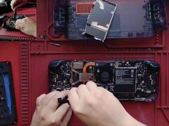 Steam Deck OLED mid disassembly. (Image source: SlickBuys Mods and Repairs)