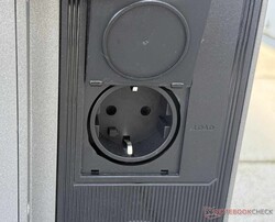 The emergency power outlet allows individual devices to be powered even during a power outage.