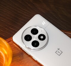 The OnePlus 13. (Image Source: Zhou Jiahuiang)